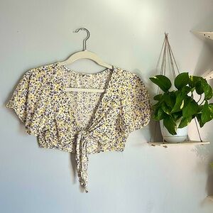 🩷REWIND FLORAL SHORT SLEEVE TIE KNOT CROP TOP SUMMER TRENDING SIZE MEDIUM